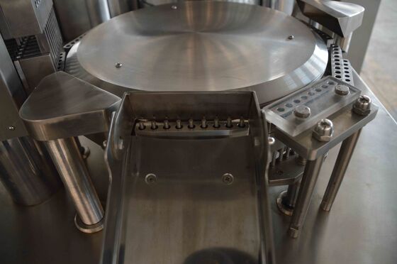 ราคาดี เครื่องบรรจุผงแคปซูลอัตโนมัติ 200 แคปซูล / นาที ออนไลน์